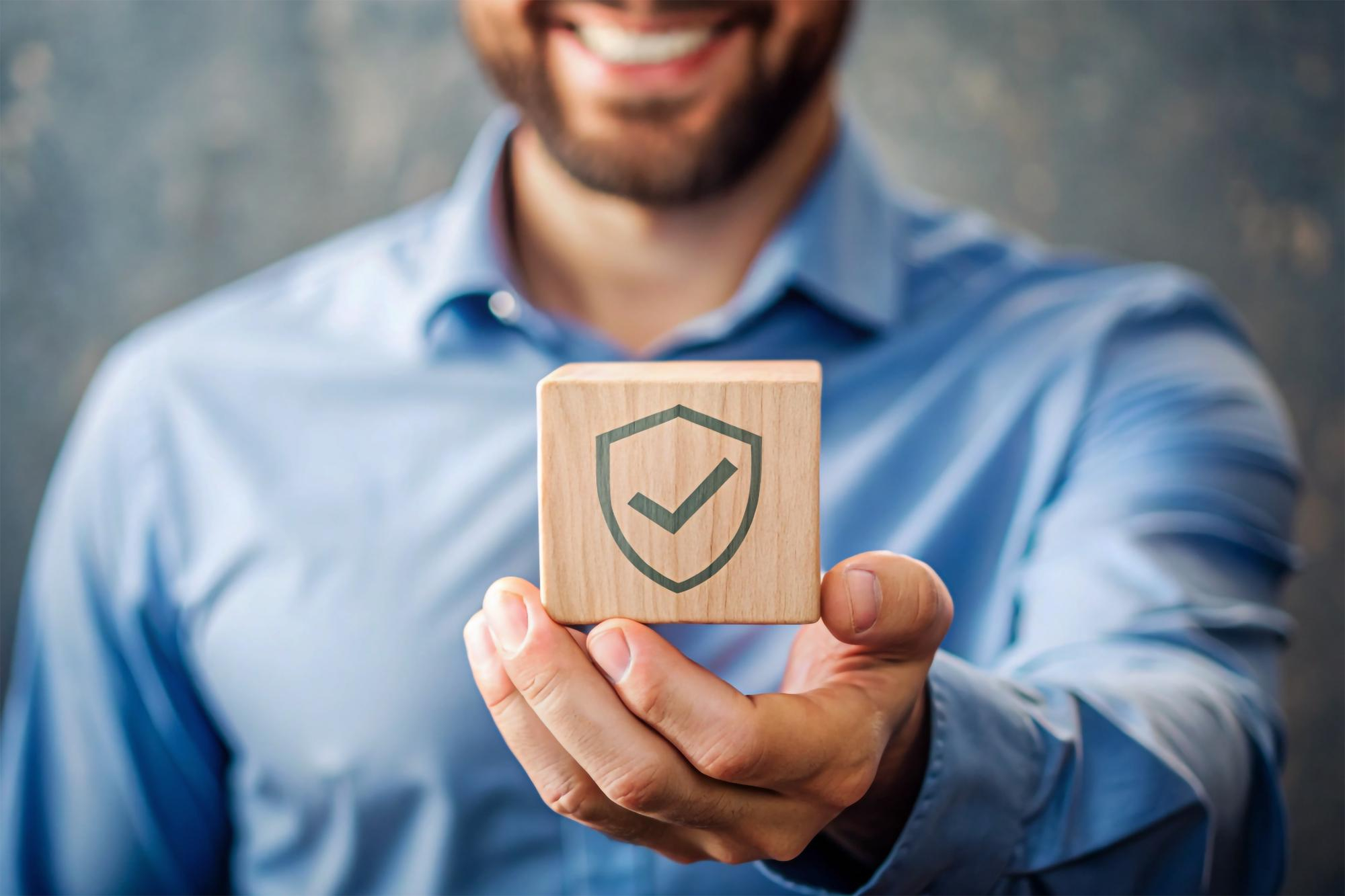 Paciente Sorrindo na Attenti Seguros